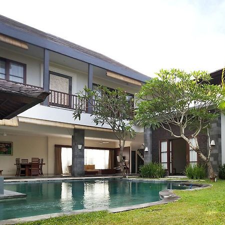 Villa Fanisa Kuta Lombok Szoba fotó