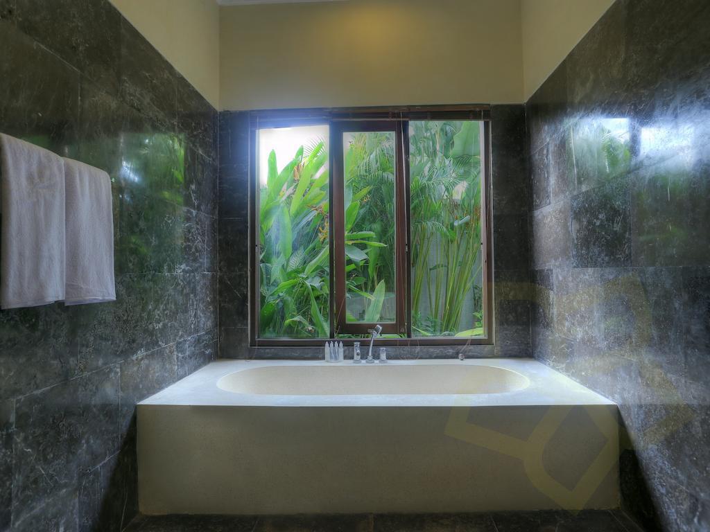 Villa Fanisa Kuta Lombok Szoba fotó